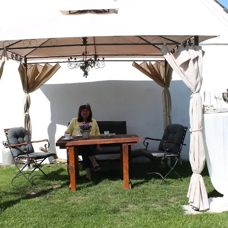 Daire Salzhaff Family Retreat Pepelow